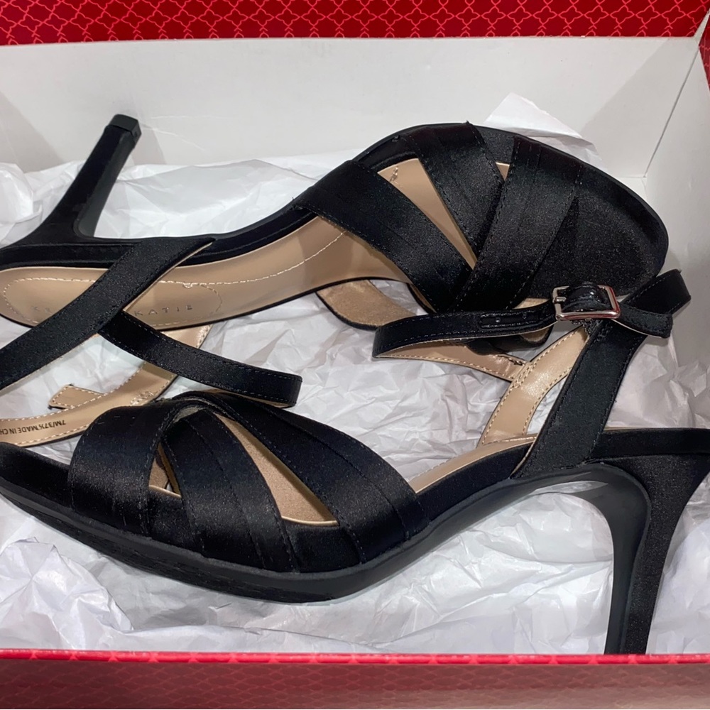 Kelly & Katie Satin Heels NEW Size 7